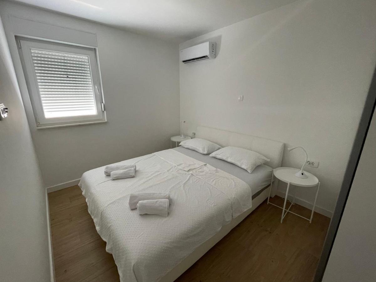 Galeria Apartment Подстрана Екстер'єр фото